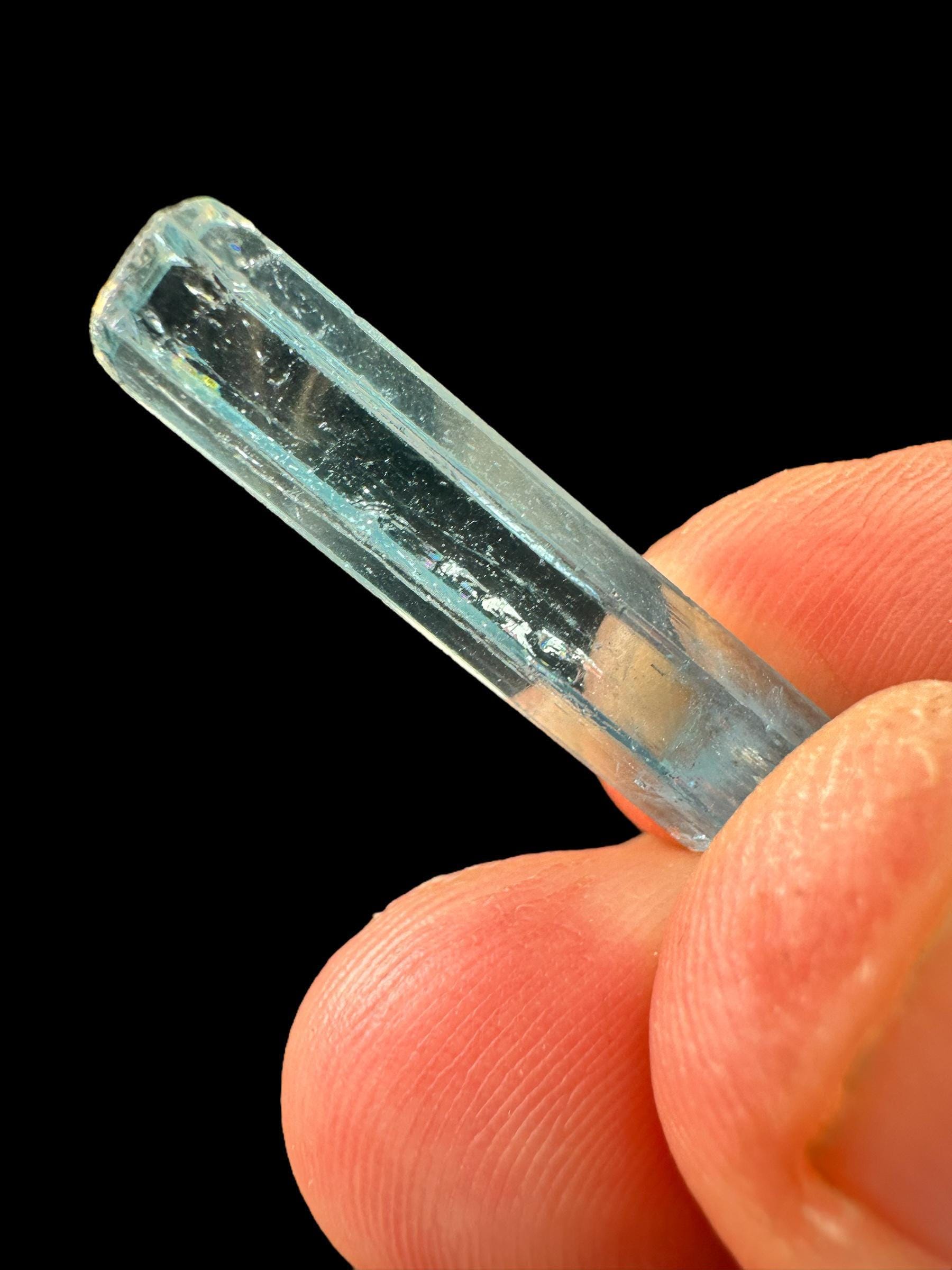 Aquamarine crystal specimen, natural blue beryl from vietnam, high clarity aquamarine for collectors or jewellery use - Image 8