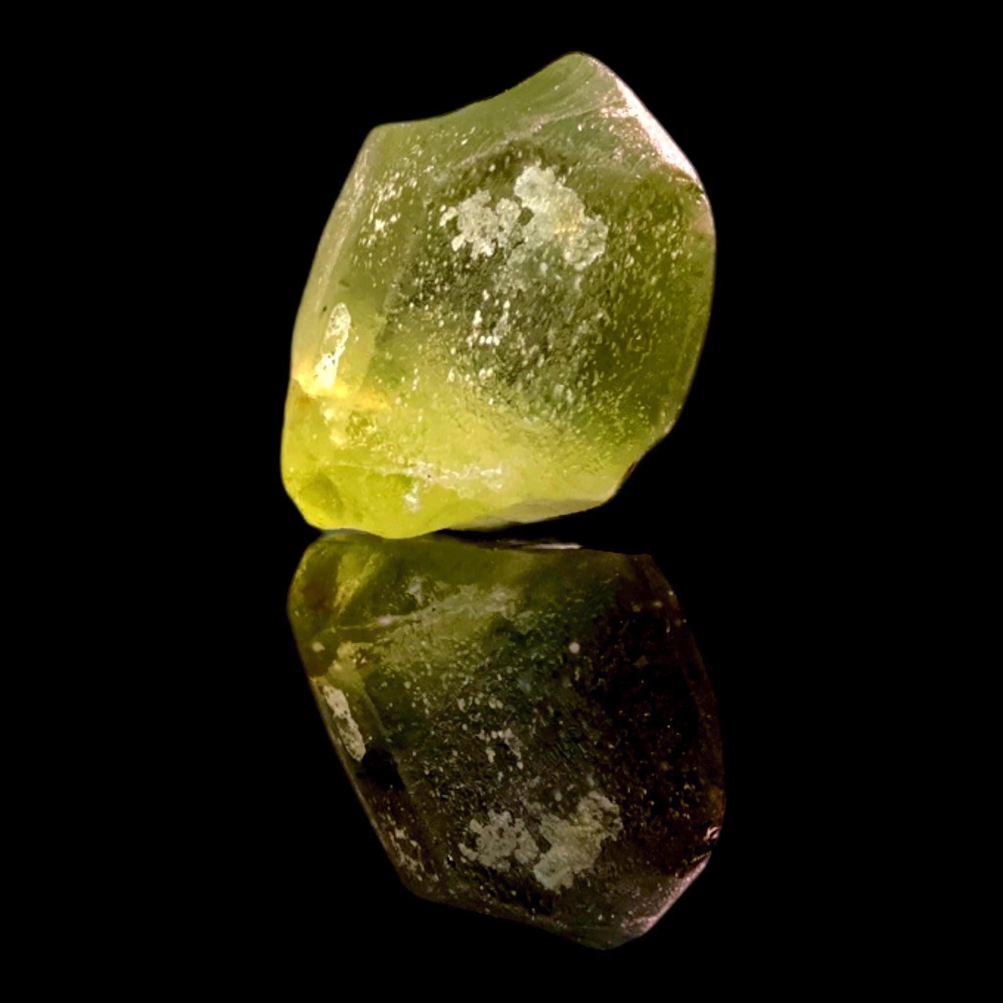Natural peridot crystal, raw green peridot specimen, olivine crystal, collector mineral, august birthstone, home decor - Image 3