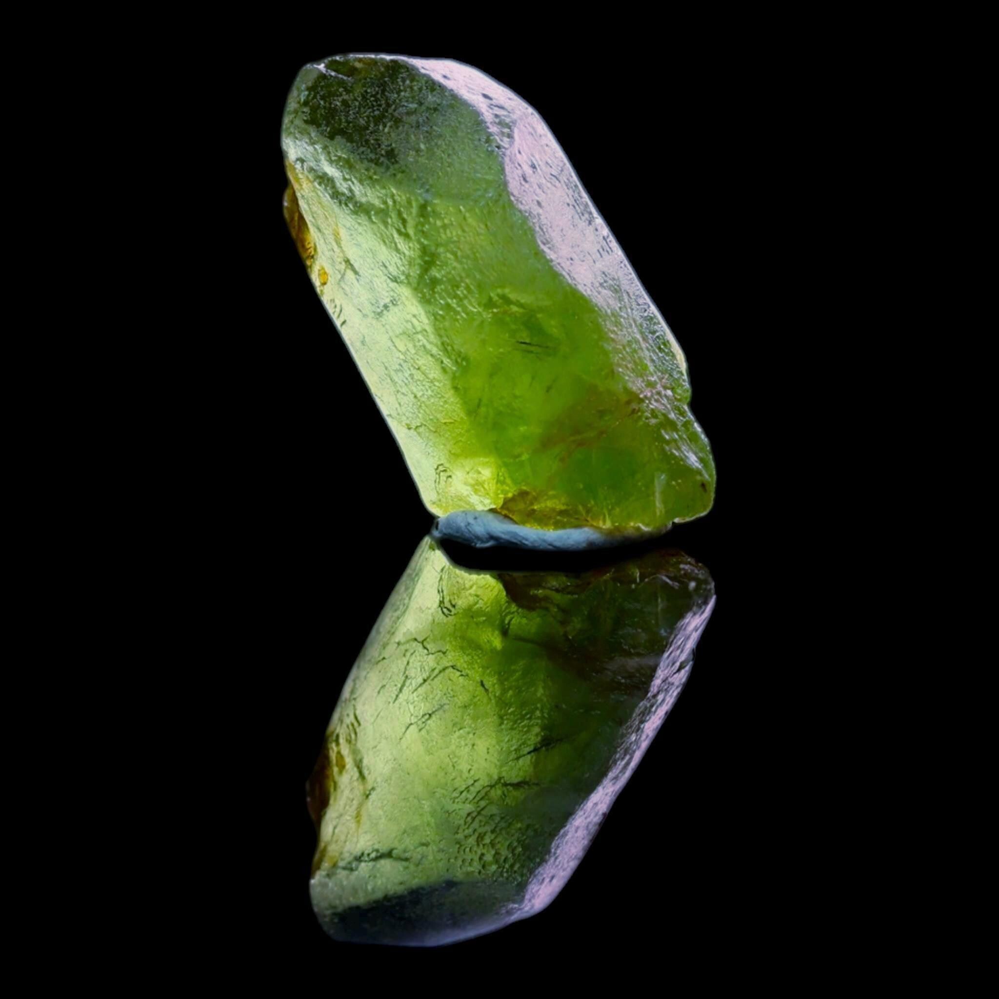 Raw peridot crystal, green peridot specimen, natural olivine crystal, august birthstone, mineral specimen for collectors and display - Image 3