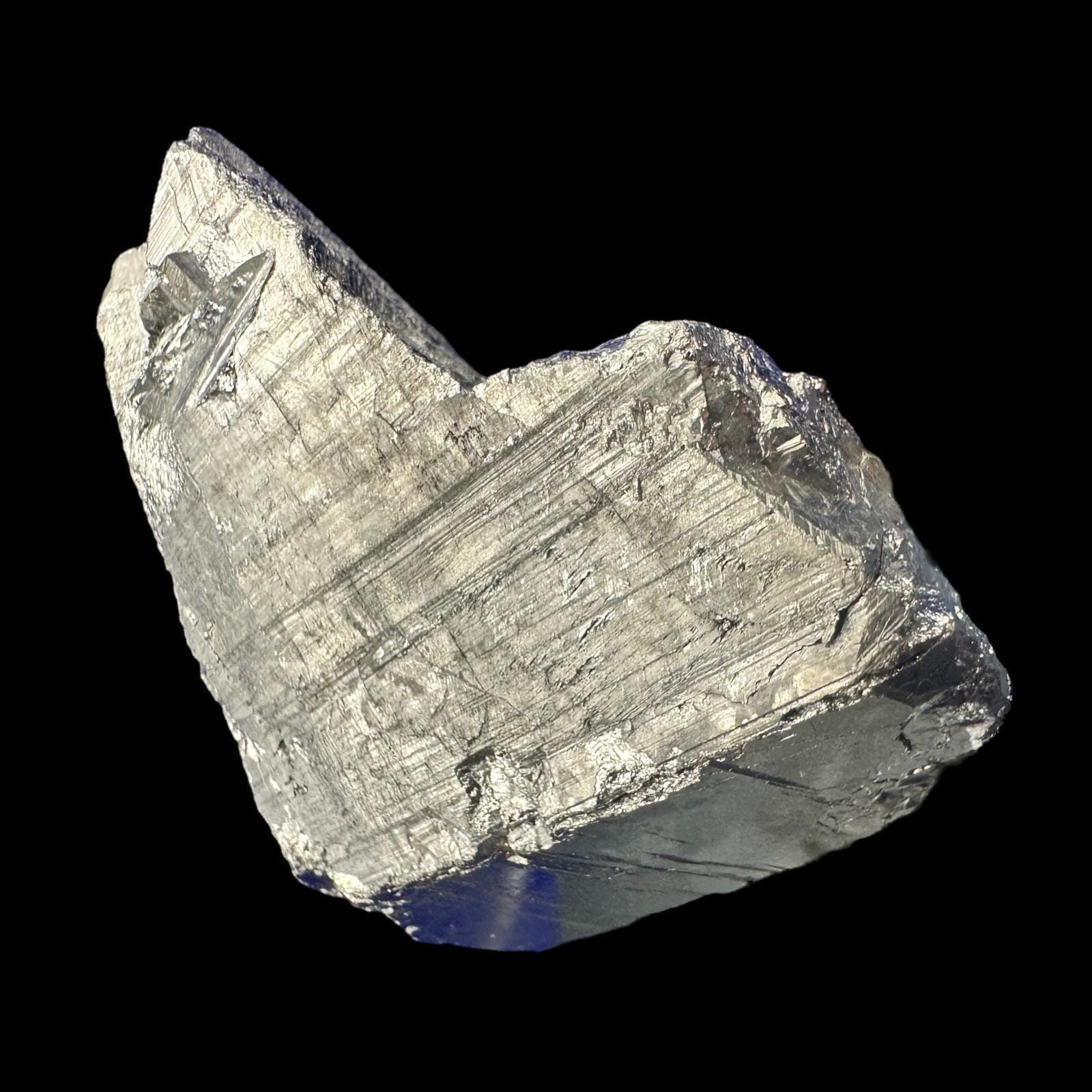 Colombian pyrite crystal cluster, natural golden pyrite with metallic cubic faces, raw pyrite specimen for collectors and display - Image 4
