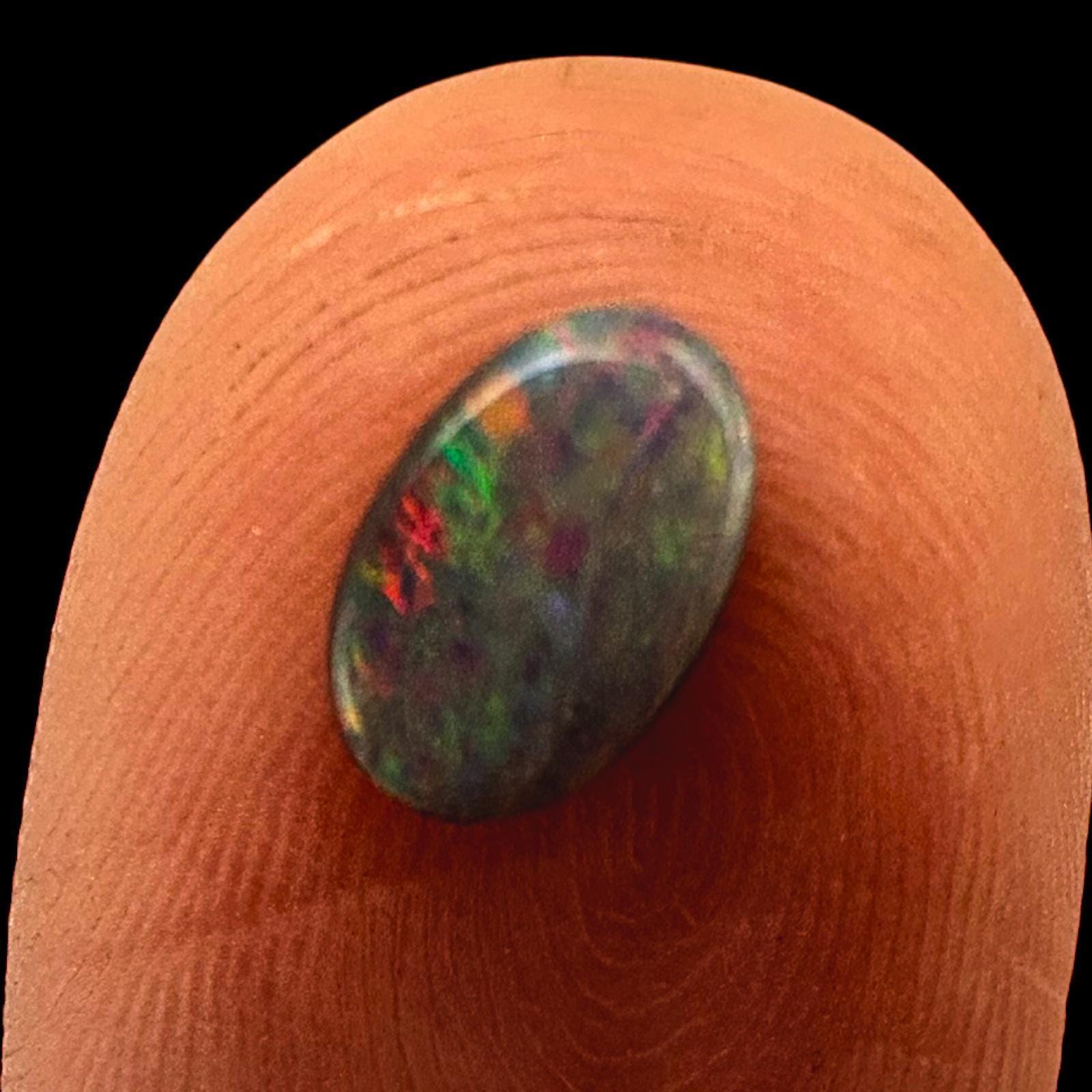 Black opal cabochon with red fire from lightning ridge, natural australian opal for jewellery or collectors - Image 4