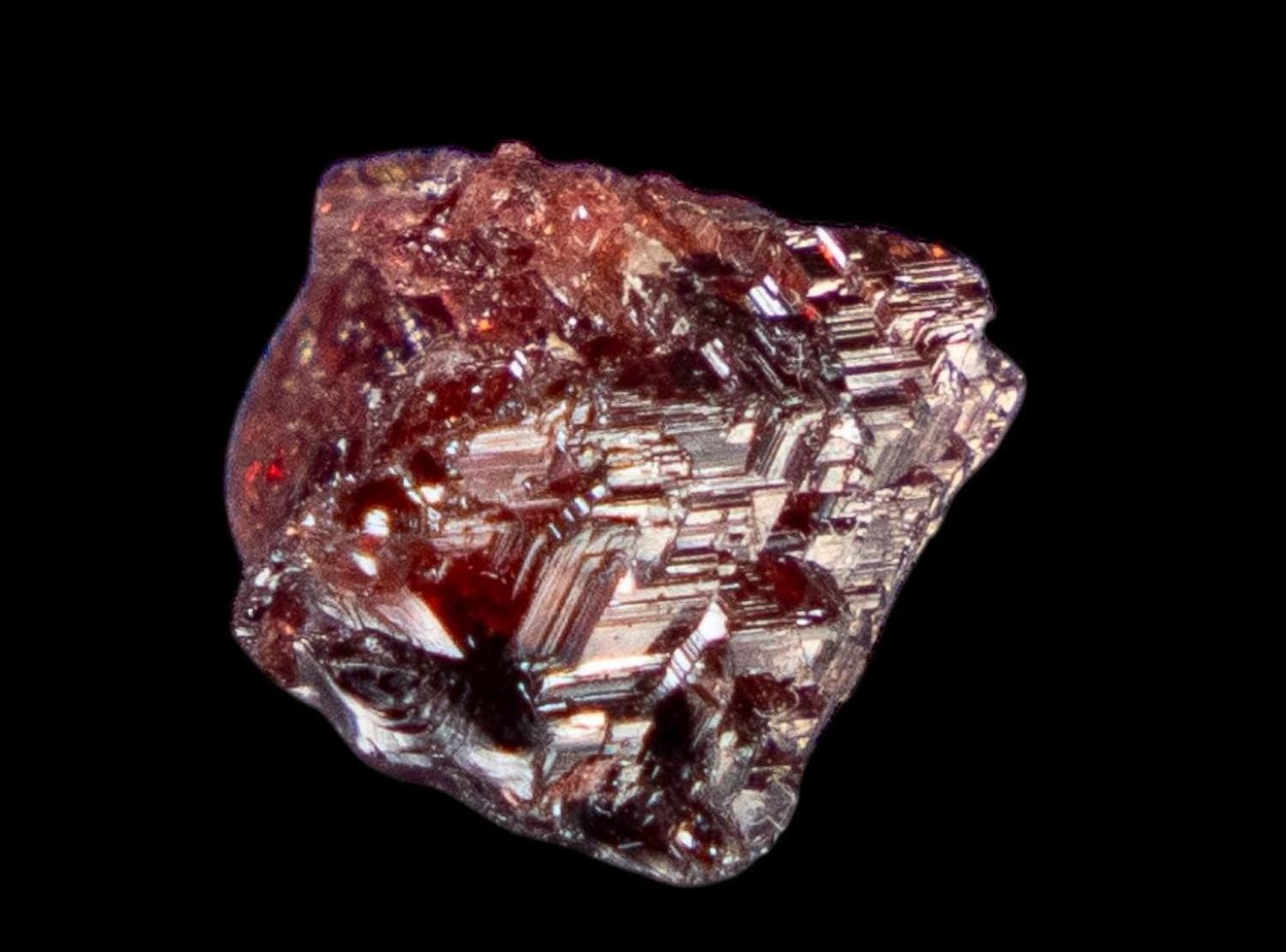 Etched spessartine garnet color change stone ideal for collectors of fine minerals or thumbnail displays from brazil - Image 2