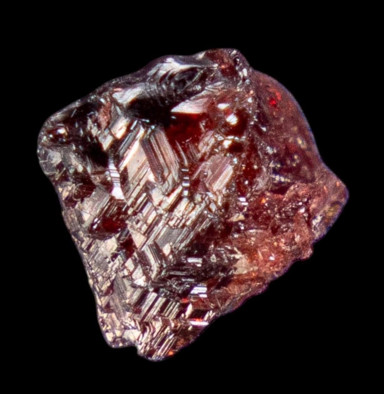 Etched spessartine garnet color change stone ideal for collectors of fine minerals or thumbnail displays from brazil - Image 5