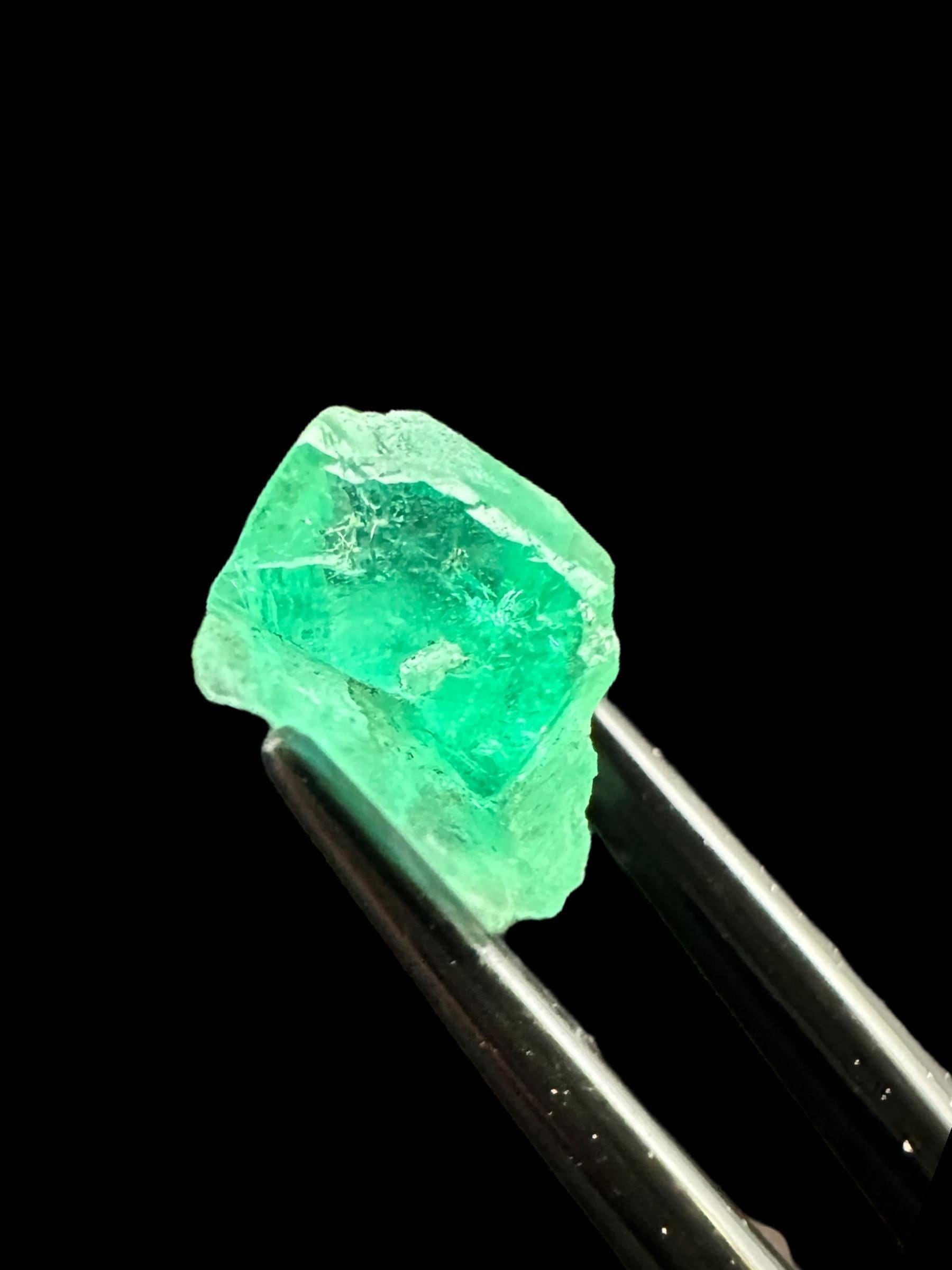 Natural emerald crystal from colombia, raw green emerald specimen, uncut emerald mineral for collectors or crystal display - Image 2