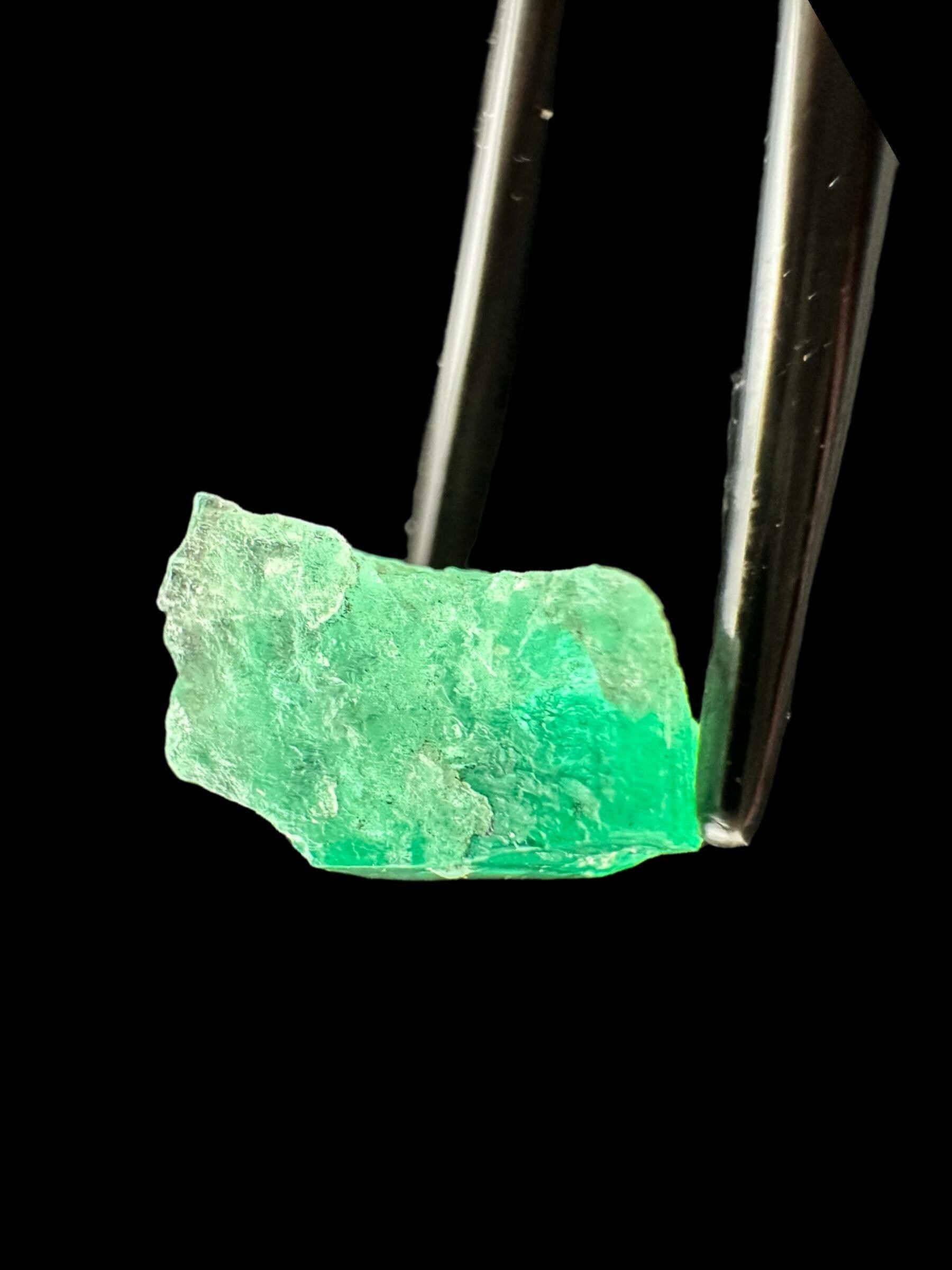 Natural emerald crystal from colombia, raw green emerald specimen, uncut emerald mineral for collectors or crystal display - Image 6