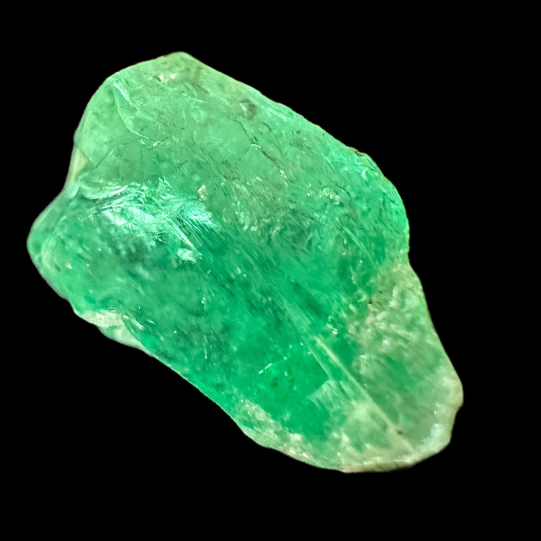 Raw colombian emerald crystal natural green emerald rough stone uncut emerald specimen from colombia mineral for collectors