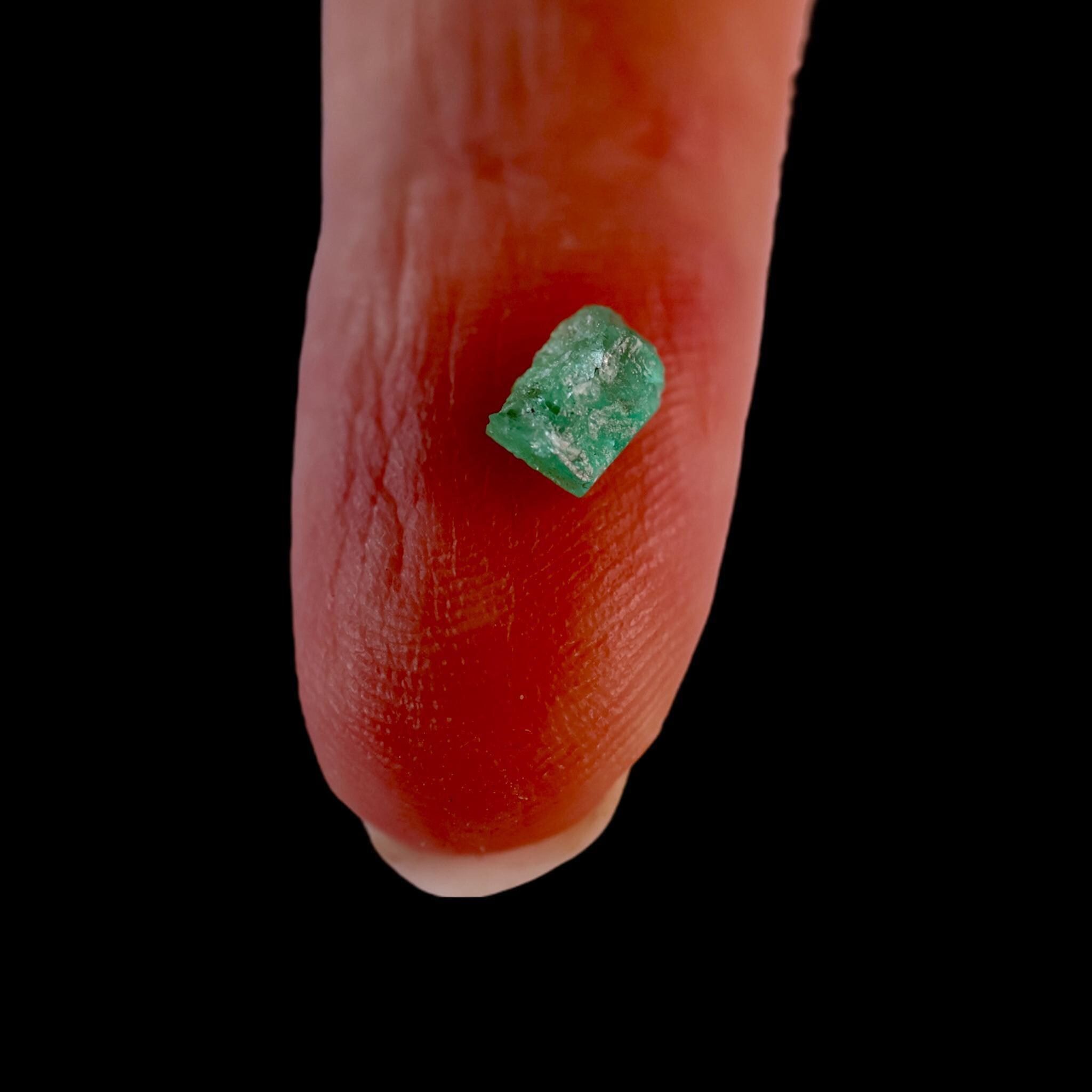 Natural emerald crystal from colombia, raw green emerald fragment, rough emerald specimen for collectors - Image 8