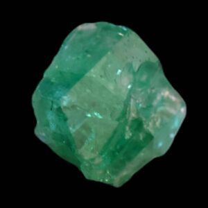Raw emerald crystal, natural colombian emerald for jewellery making, green emerald for wire wrapping or collector piece