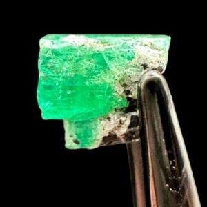 Natural emerald crystal from colombia, raw emerald specimen, bright green emerald mineral, uncut emerald crystal for collectors
