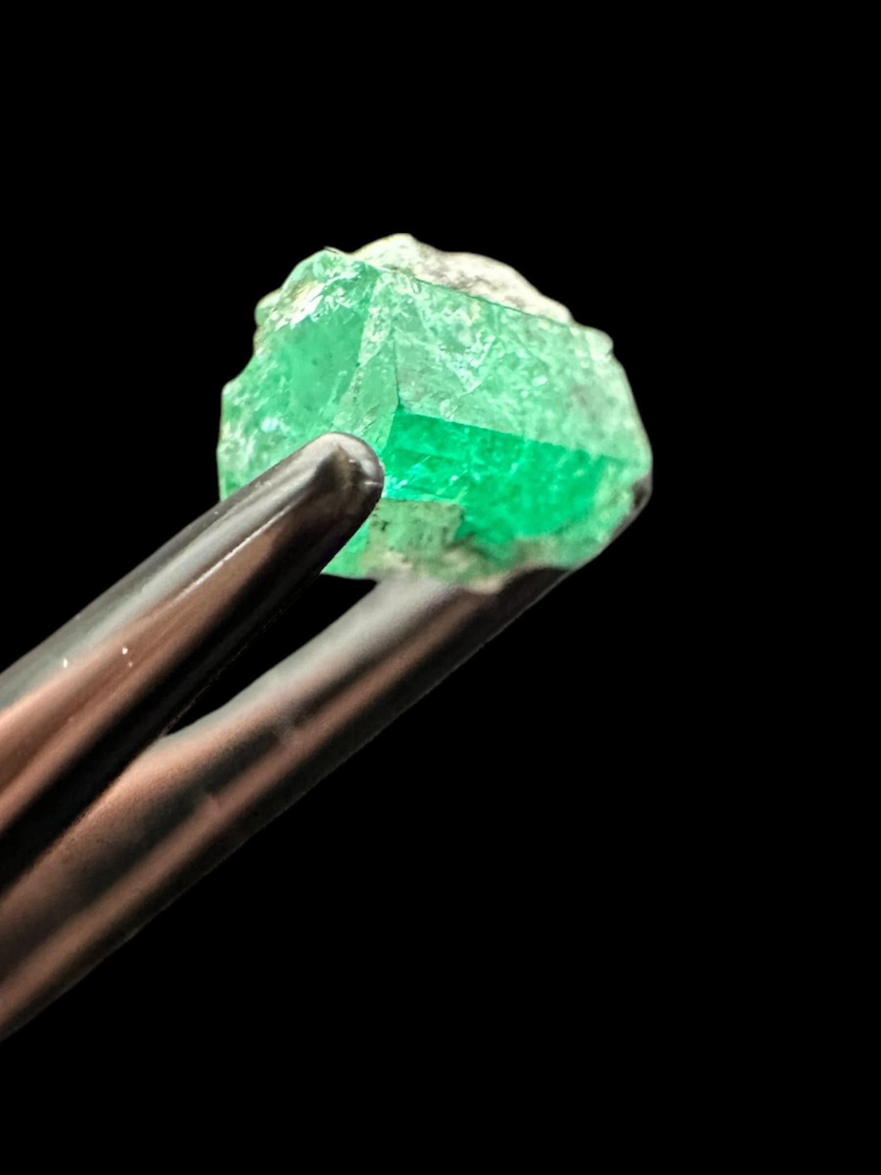 Natural emerald crystal from colombia, raw emerald specimen, bright green emerald mineral, uncut emerald crystal for collectors - Image 5