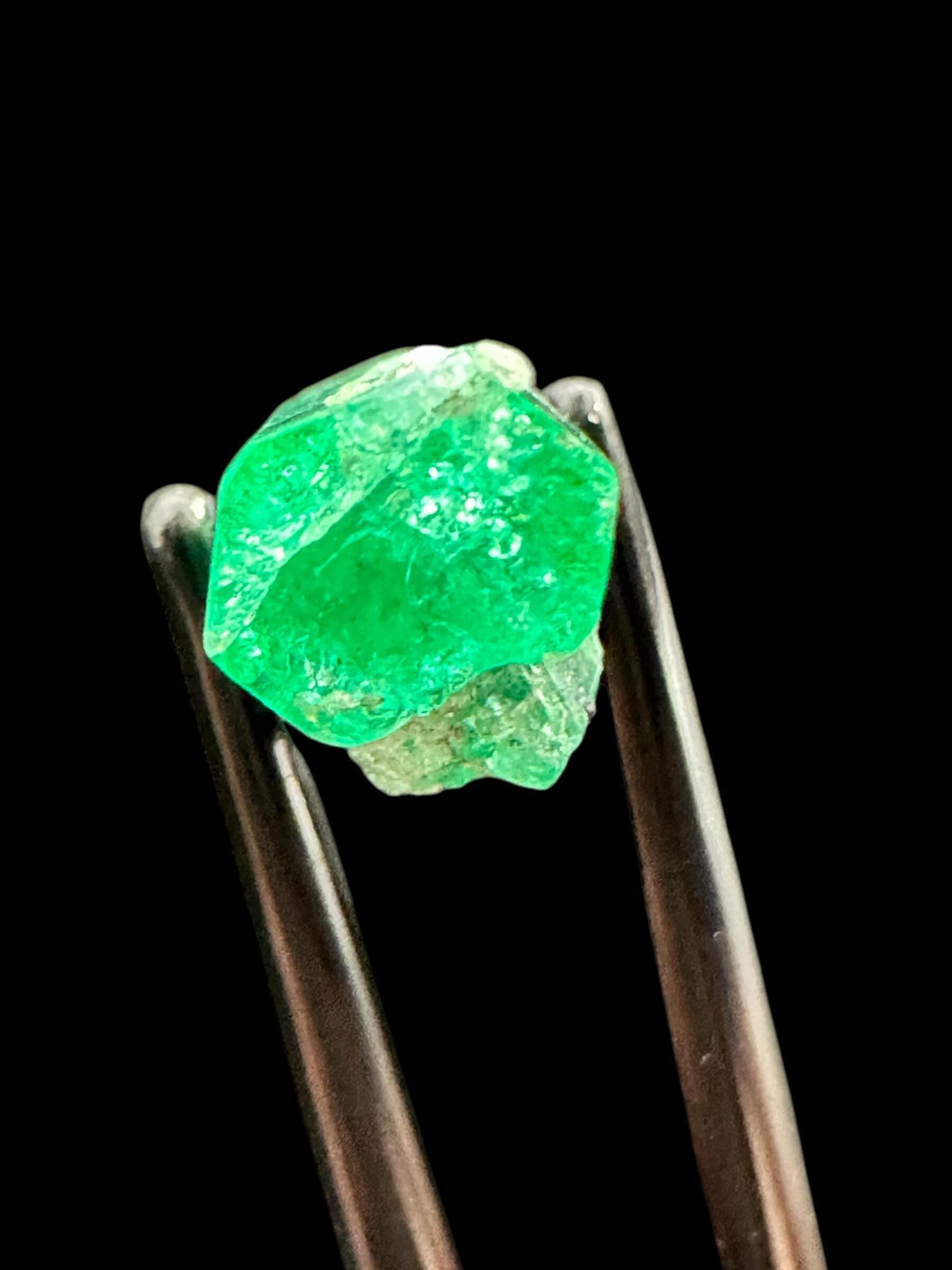 Natural emerald crystal from colombia, raw emerald specimen, bright green emerald mineral, uncut emerald crystal for collectors - Image 6