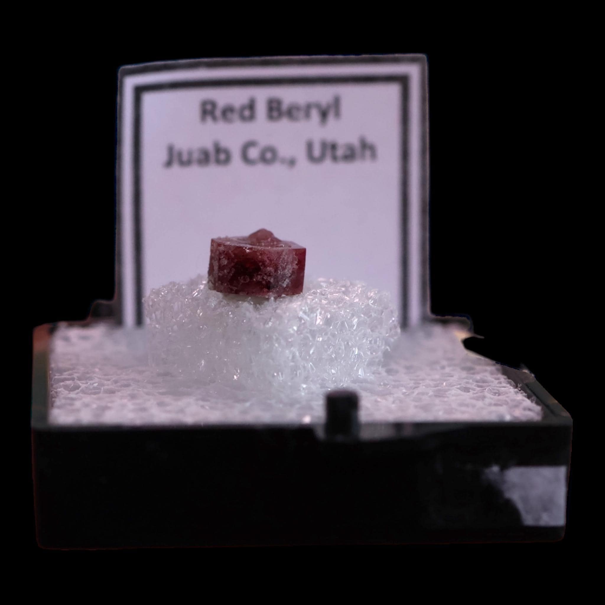 Red beryl crystal from utah natural rare mineral specimen - Image 3