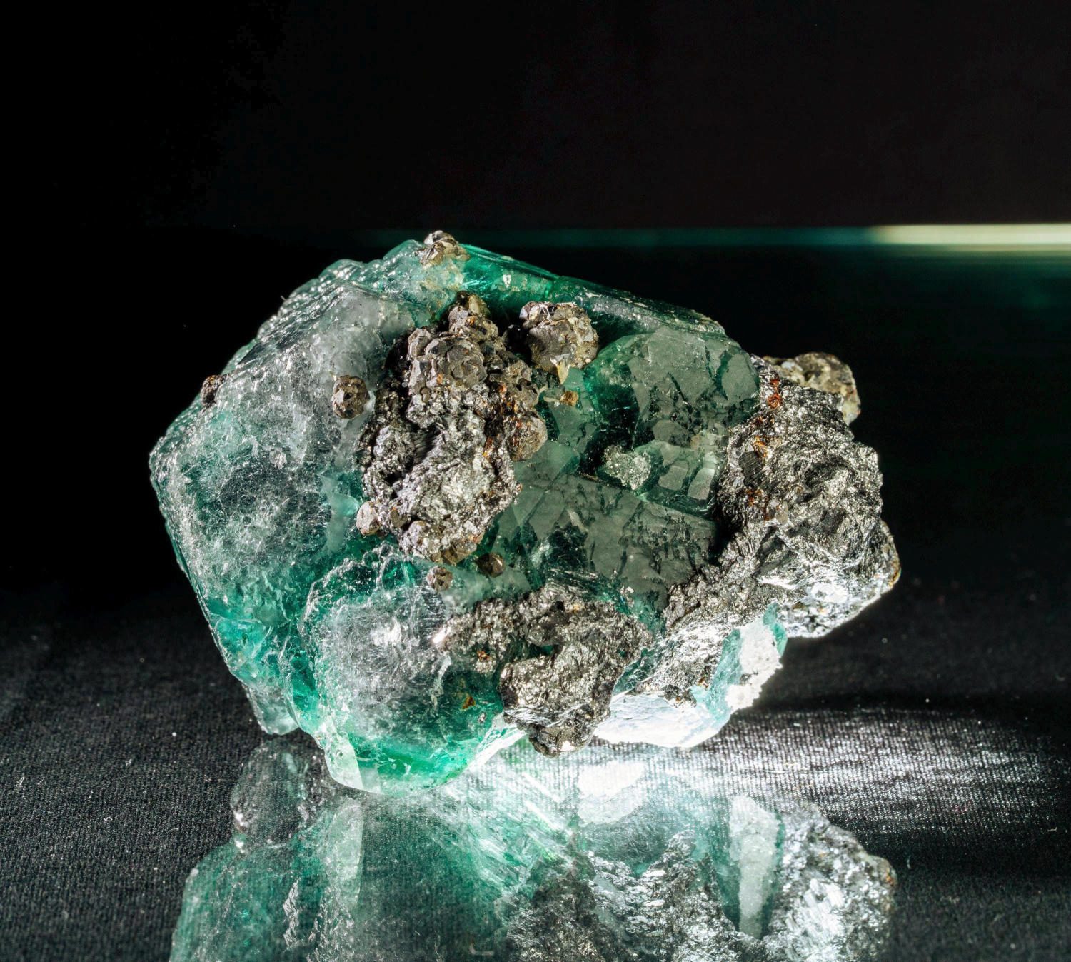 Green fluorite crystal on matrix natural cubic fluorite cluster uv reactive fluorite mineral specimen peru - Image 8