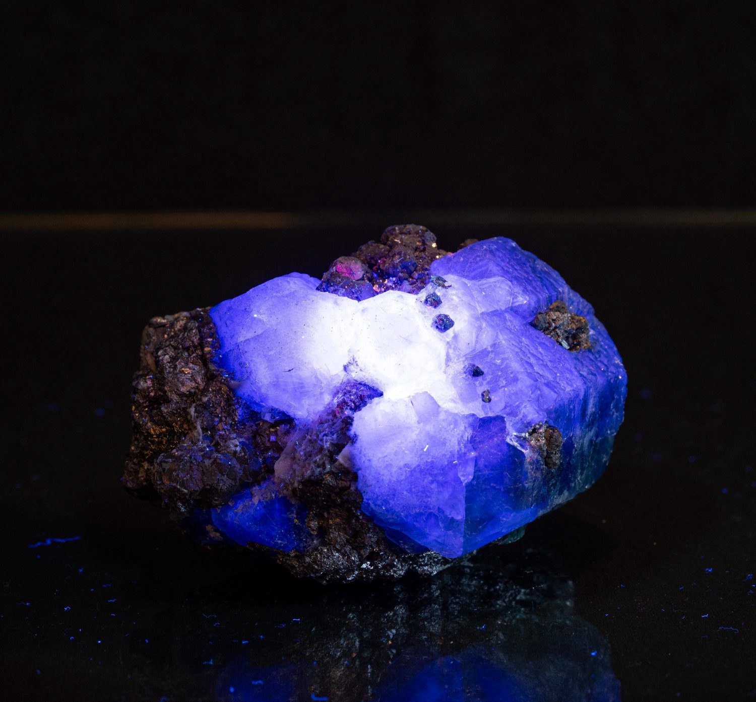 Green fluorite crystal on matrix natural cubic fluorite cluster uv reactive fluorite mineral specimen peru - Image 9