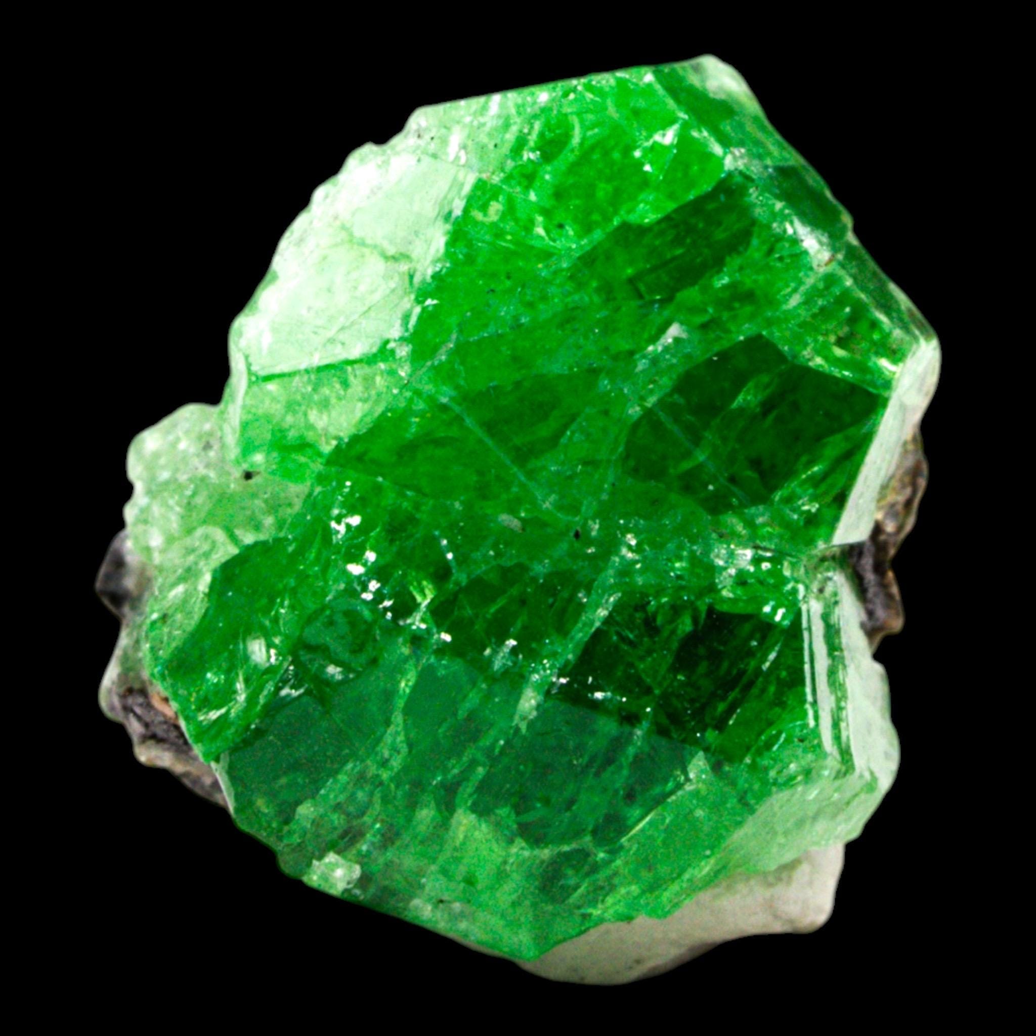 Tsavorite garnet crystal on matrix, natural green garnet mineral specimen for collectors, untreated tanzanian crystal - Image 3